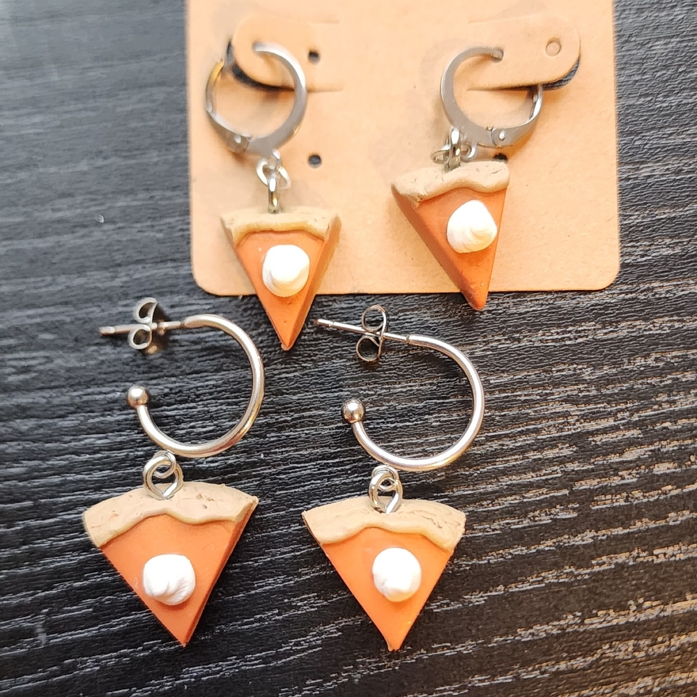 Clay pumpkin pie earrings